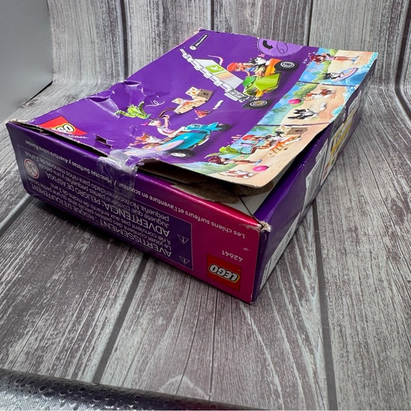 LEGO Friends 42641 surfing dogs, and scooter adventure - Picture 4 of 7